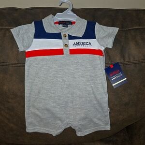 Perry Ellis America Button Up Polo Romper with snap closure Size 12M